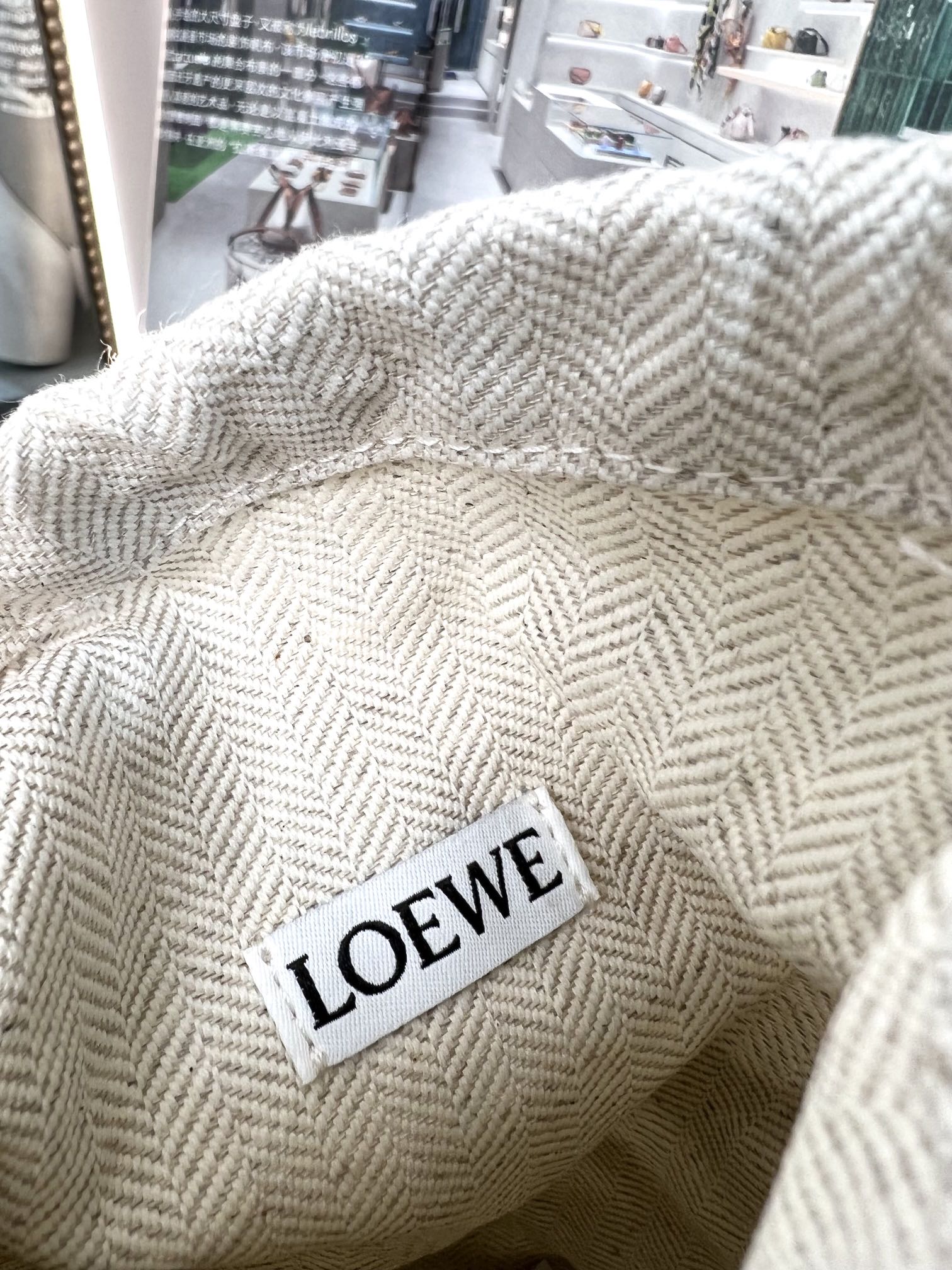 Handbags LOEWE  size:21-12-7 cm - vstockx