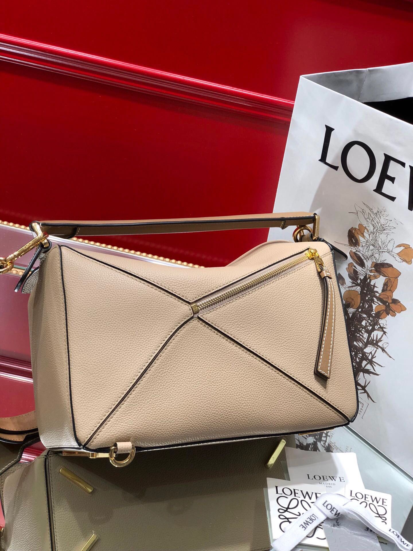Handbags LOEWE Ykk size:29x18x12 cm - vstockx