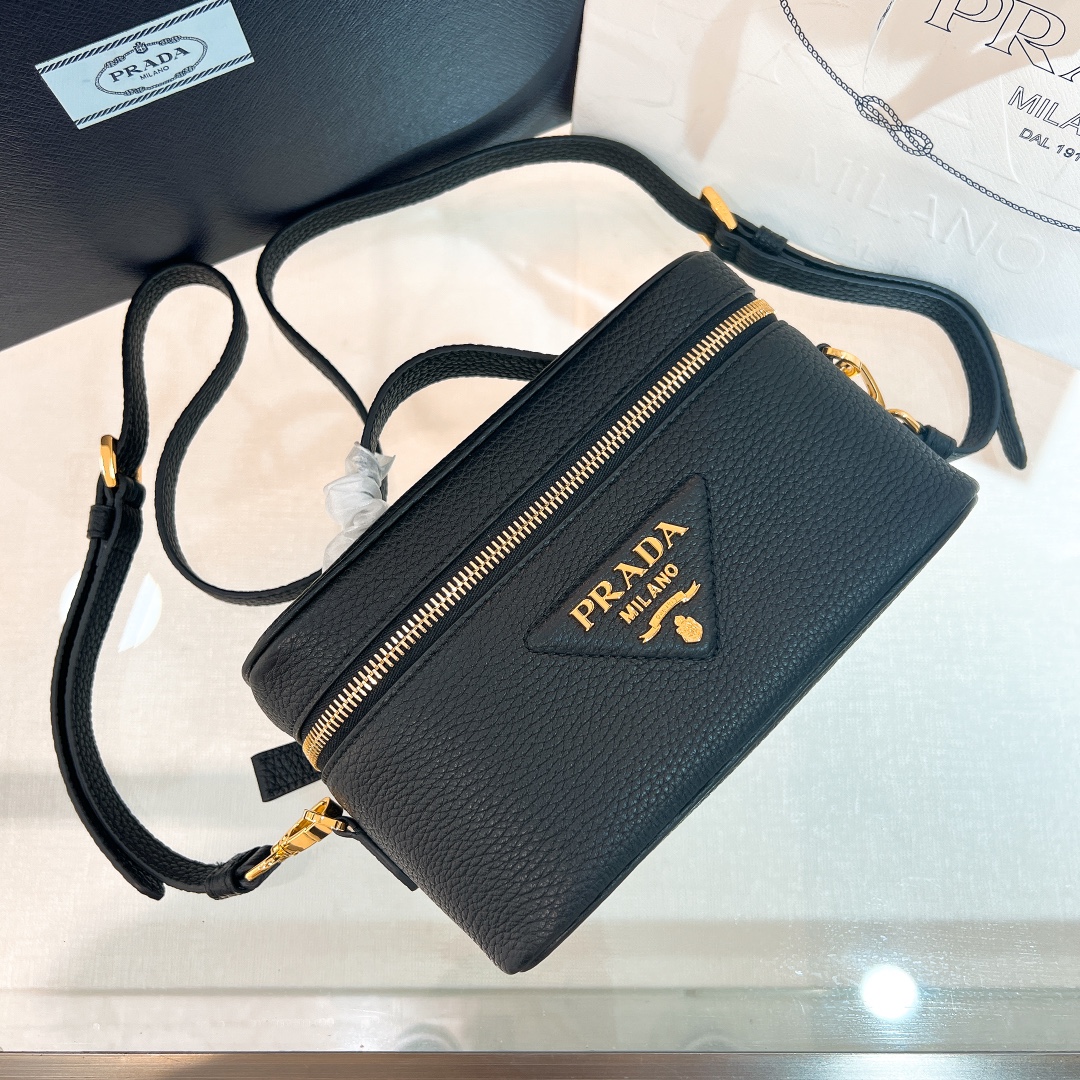 handbags prada 1BH202 18*11.5*7.5 - vstockx