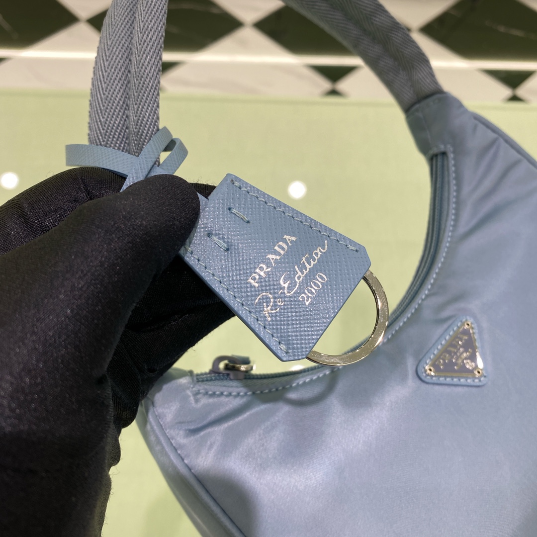 handbags prada Hobo 1NE515 re-edition 2000 Size:22*17*6 - vstockx