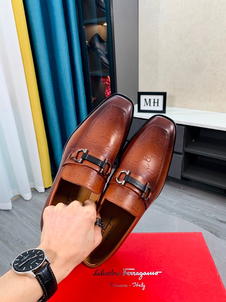 Salvatore Ferragamo Boots 28 - vstockx