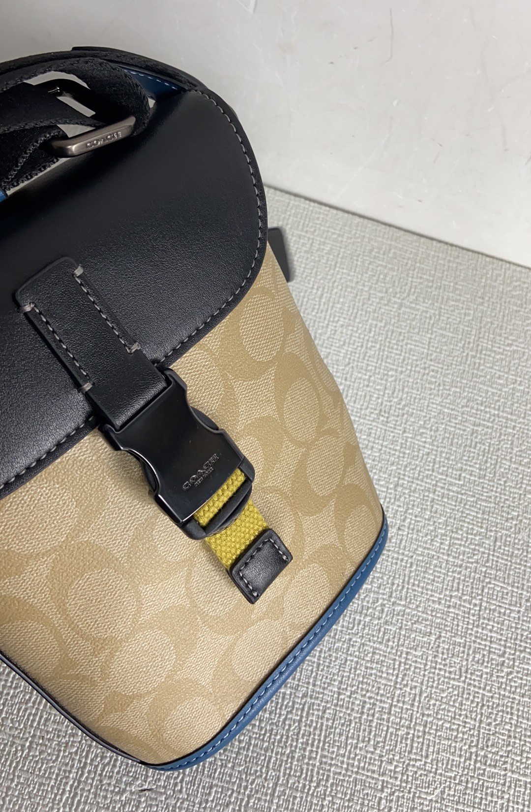 Handbags Coach CH071 size:13*19*6 - vstockx