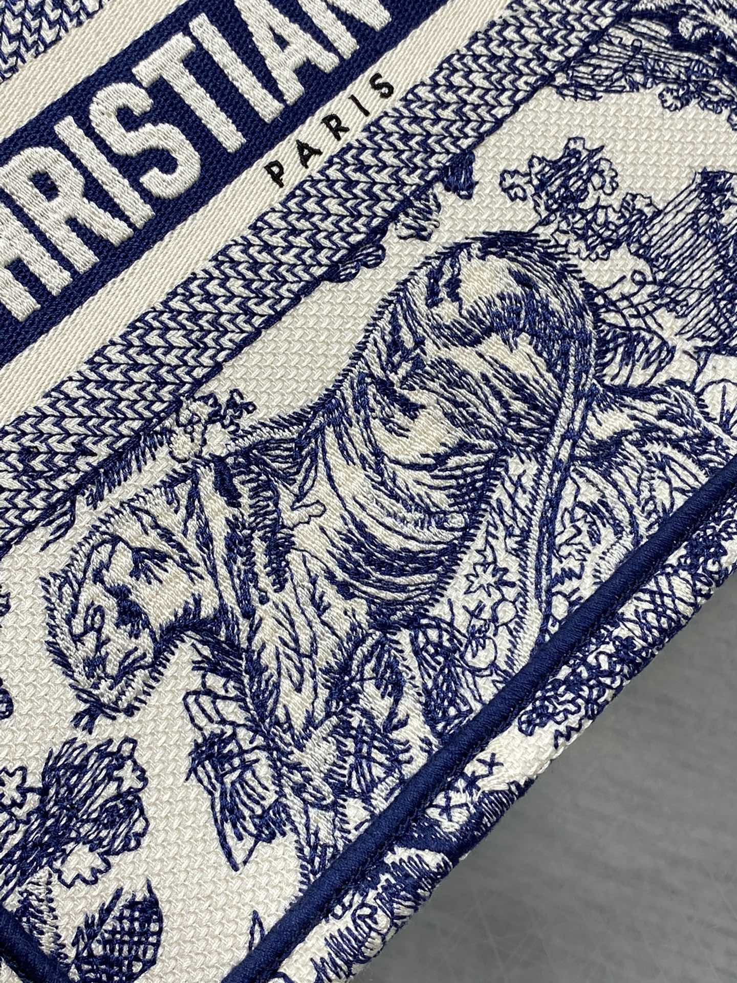 Handbags Dior Tote 8002 size:26*8*22 cm - vstockx