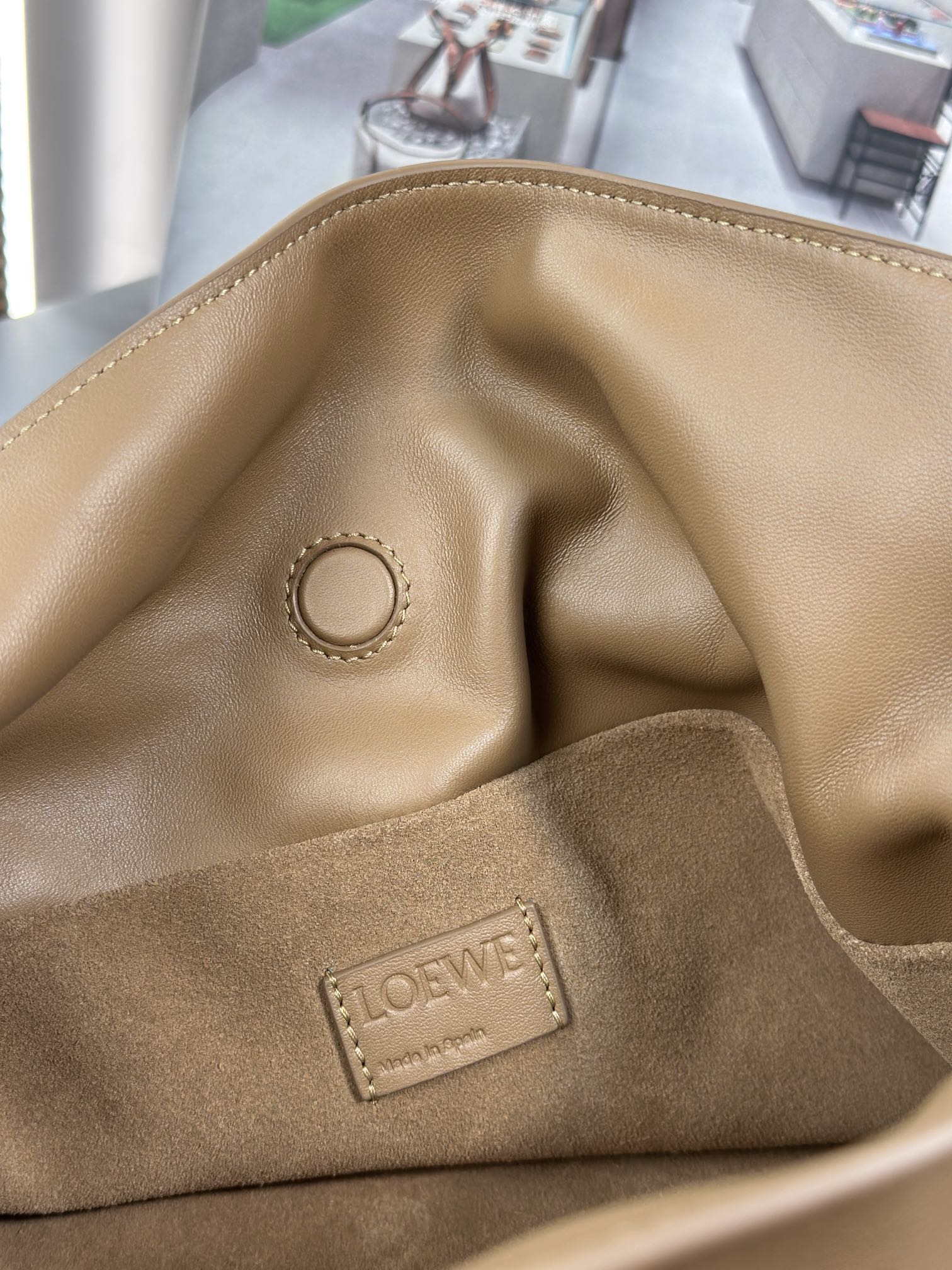 Handbags LOEWE flamenco clutch size:30-24.5-10.5 cm - vstockx