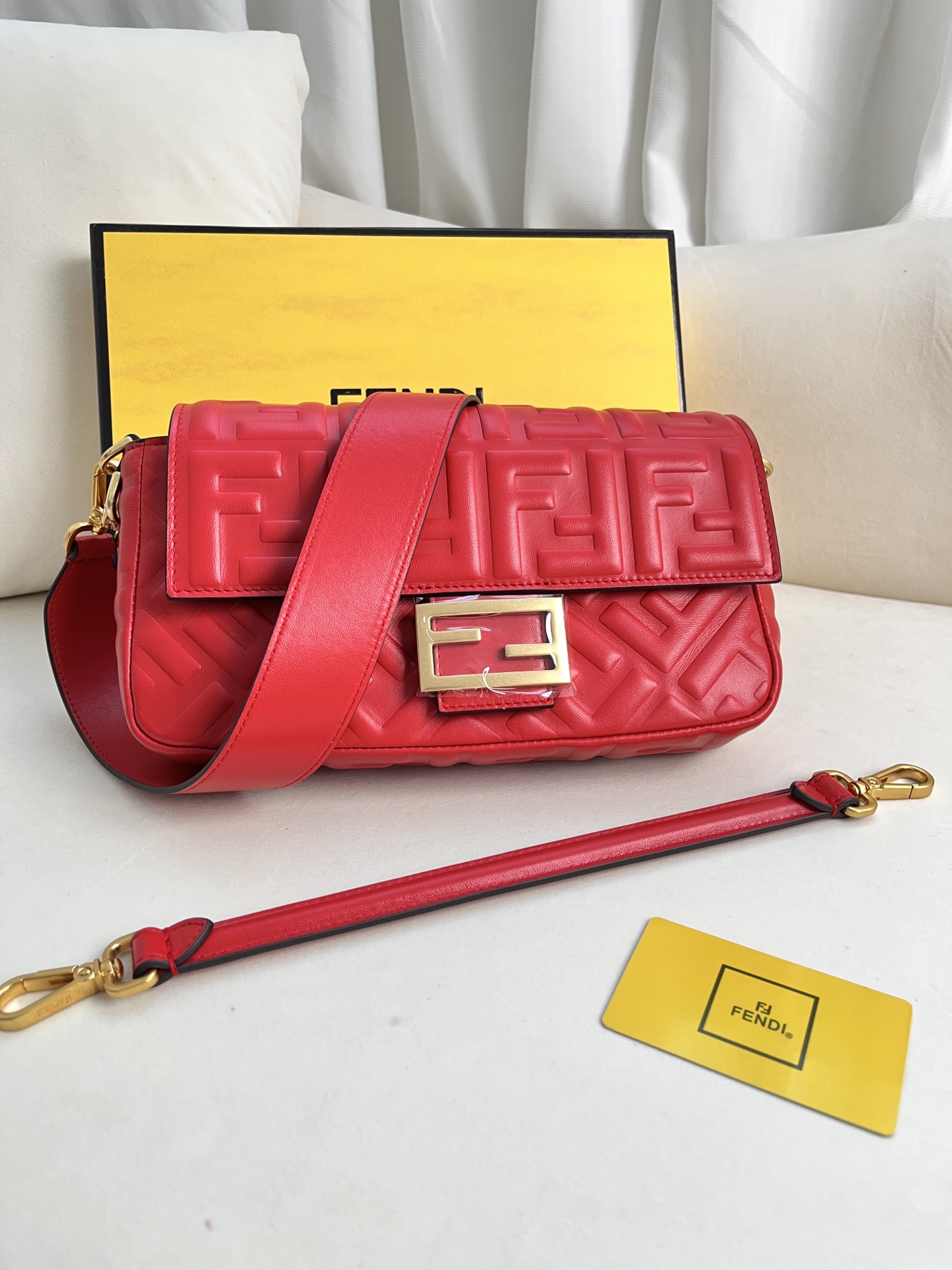 handbags FENDI 211 size:27*15*6cm - vstockx