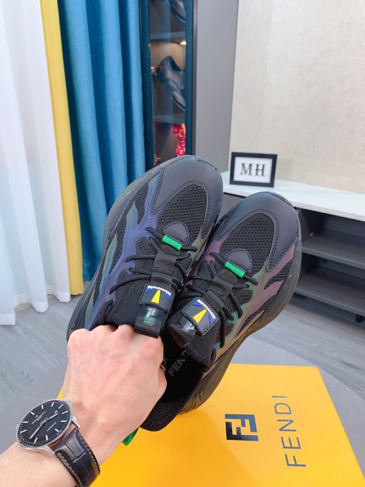 Fendi Low Top Sneakers 6 - vstockx