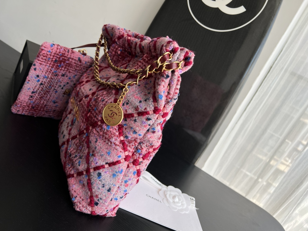 Handbag Chanel 3261 size 39cmx42cmx8 cm - vstockx