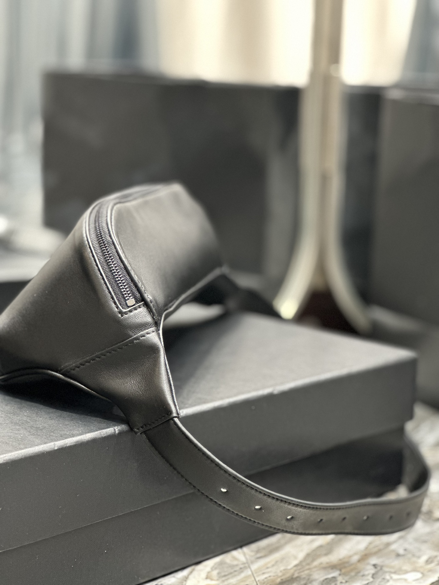 Handbags SAINT LAURENT 569737 size 25  14  3.5 cm - vstockx