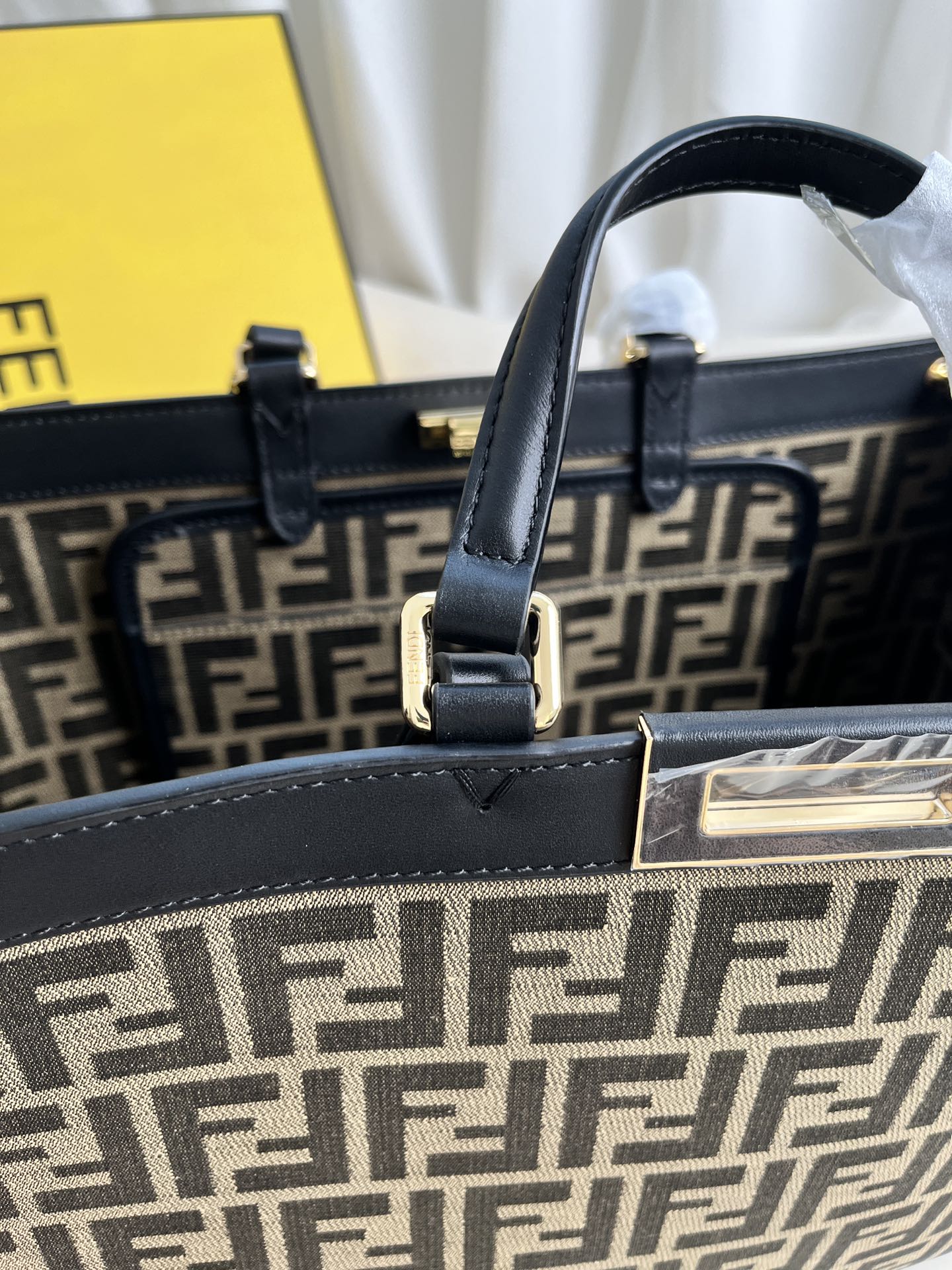 handbags FENDI 038 size:12*18*10cm - vstockx