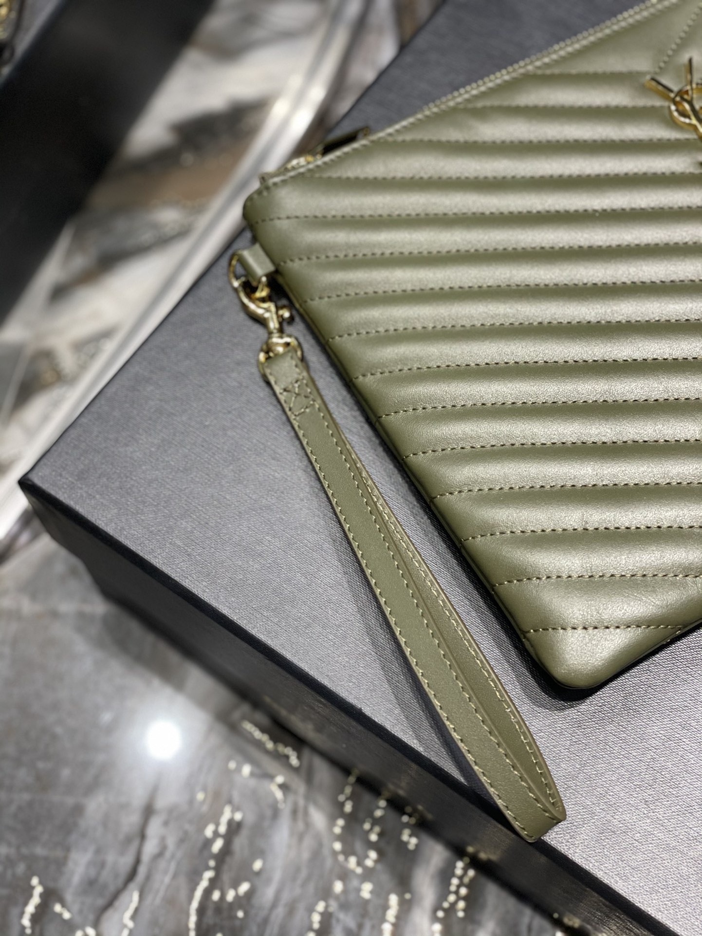 Handbags SAINT LAURENT 413444 size 30  21.5  2 cm - vstockx