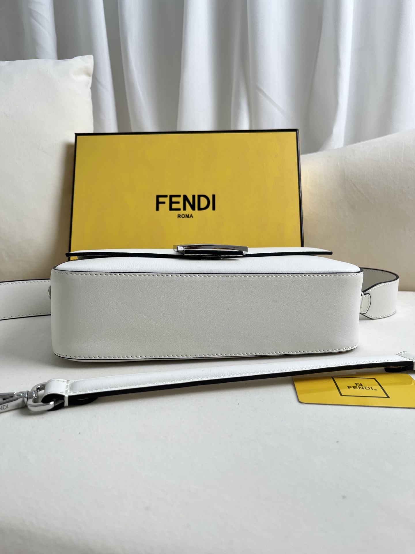 handbags FENDI 5012 size:26*5*15cm - vstockx