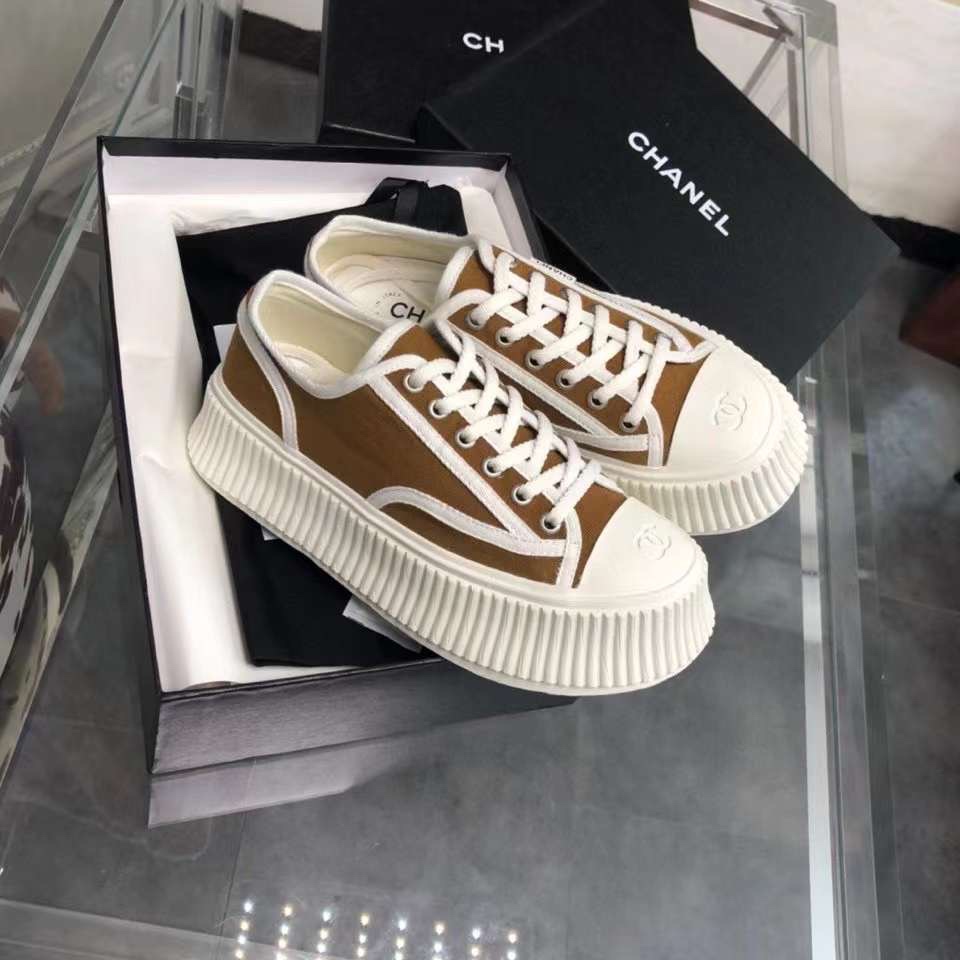Chanel Platform Sneaker 30 - vstockx