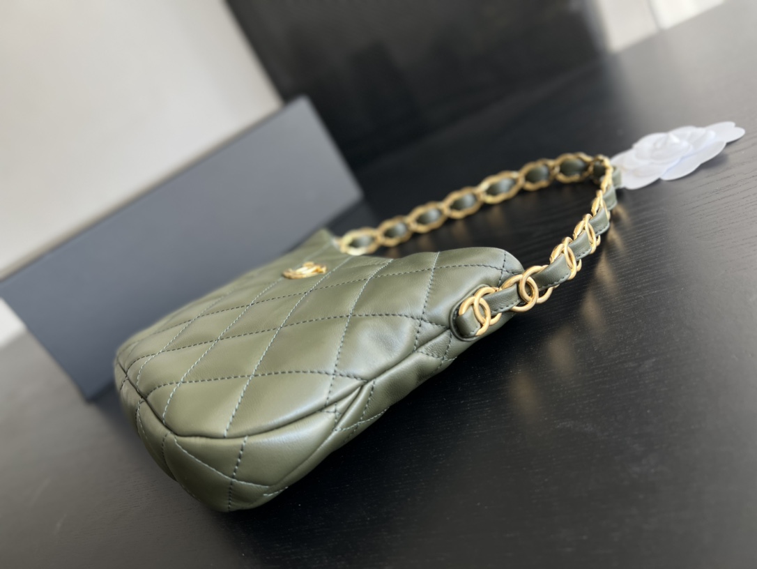 Handbag Chanel size 17.5cm24cm6 cm - vstockx