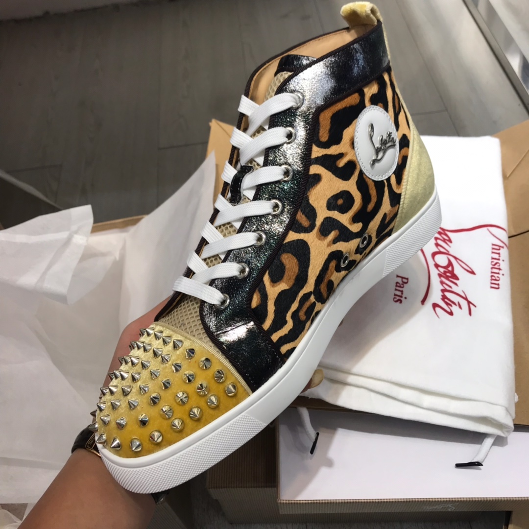 Christian Louboutin Louis Junior Spikes Orlato Flat Sneakers 33 - vstockx