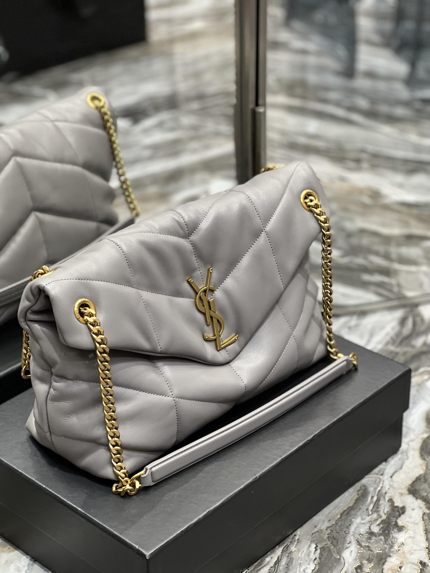Handbags SAINT LAURENT 577475 size 35x23x13.5 cm - vstockx