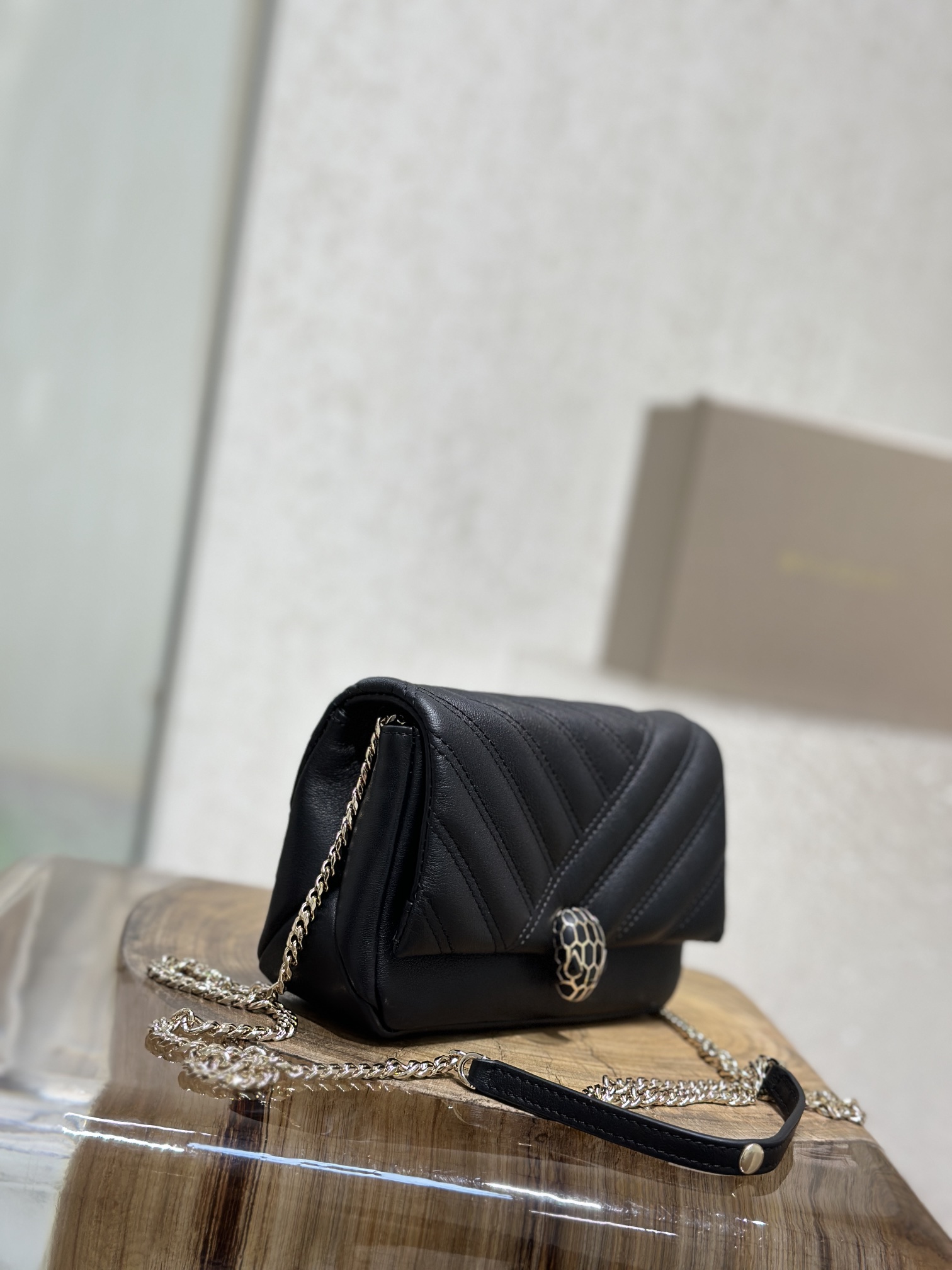 Handbags Bvlgari 288706 size:17*11*5 cm - vstockx