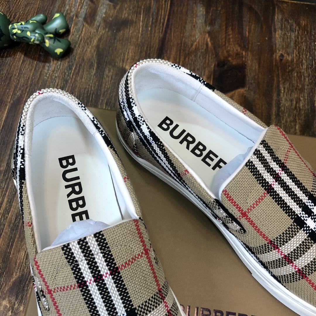 Burberry Slip On Check Print - vstockx