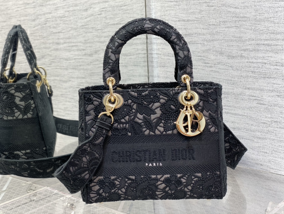 Handbag Dior size 24 cm - vstockx