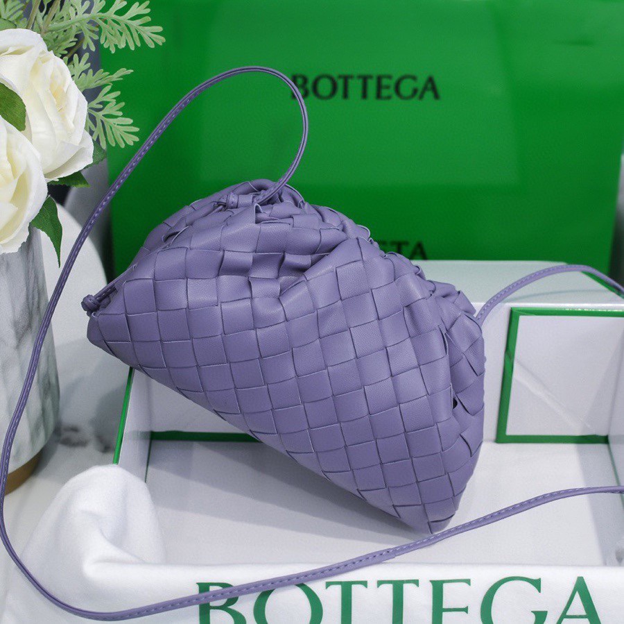 handbags Bottega Veneta The pouch size:23*13*8 - vstockx