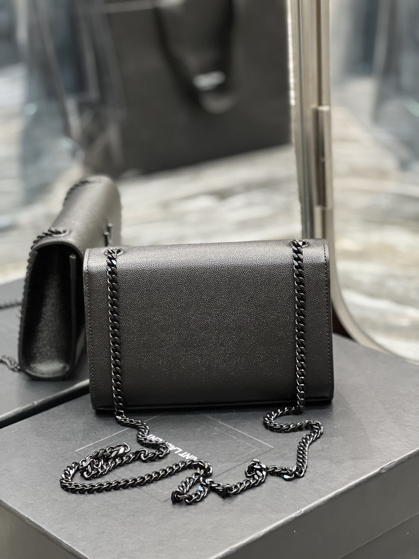 Handbags SAINT LAURENT 469390 size 20x13.5x5.5 cm - vstockx