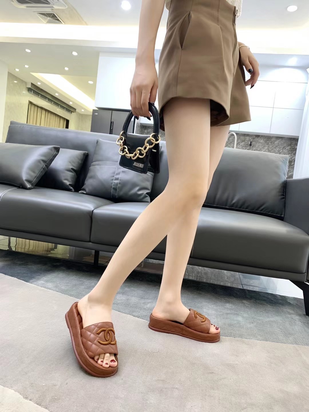 Chanel Slides 6 - vstockx