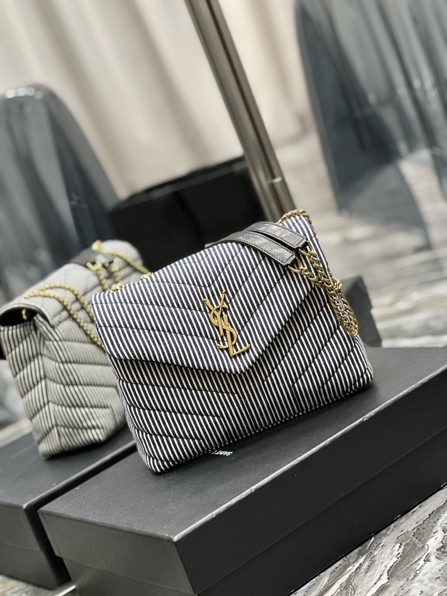 Handbags SAINT LAURENT 494699 size 25  17  9 cm - vstockx