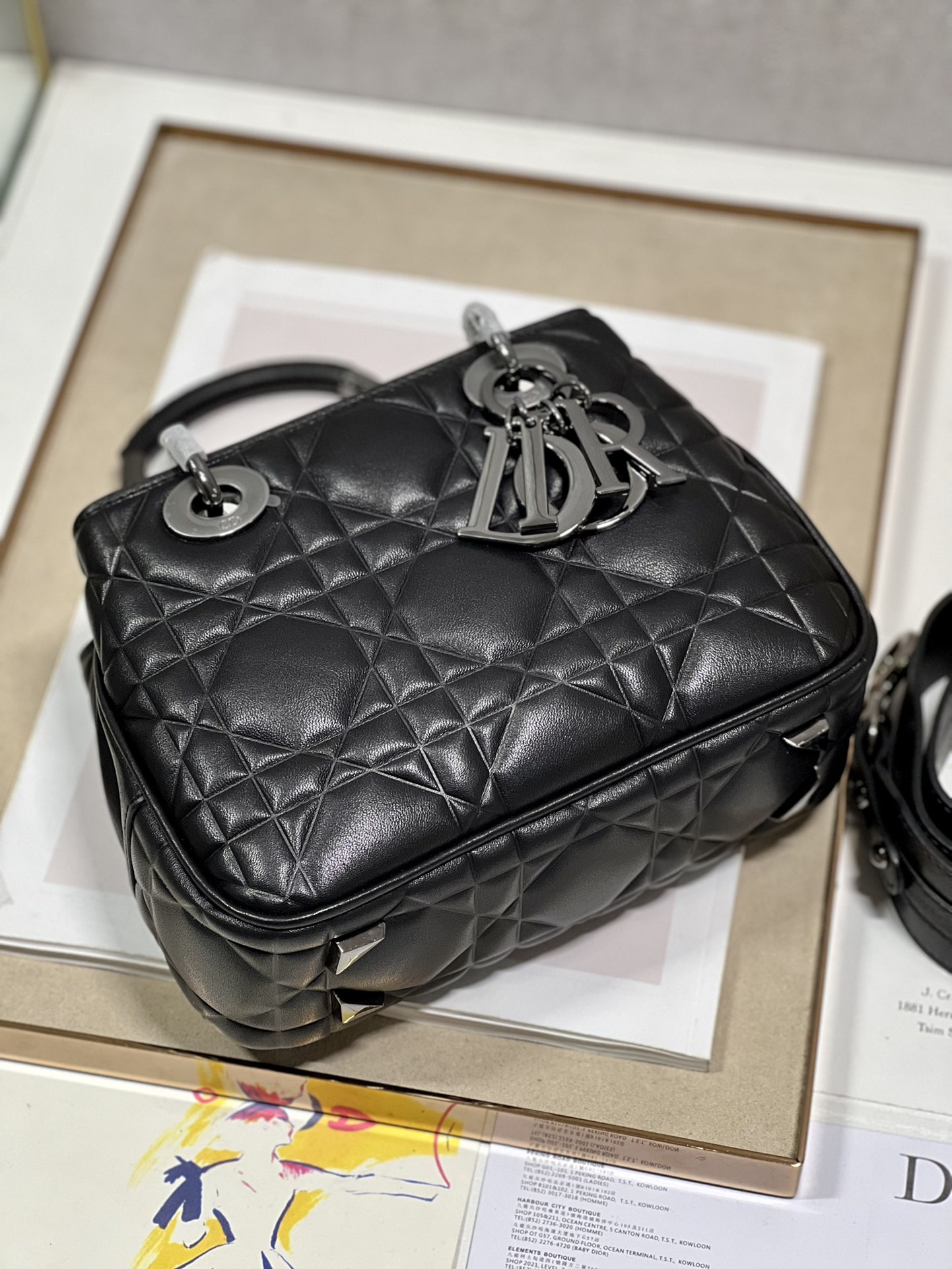 Handbag Dior 1202 size 23  26  8 cm - vstockx