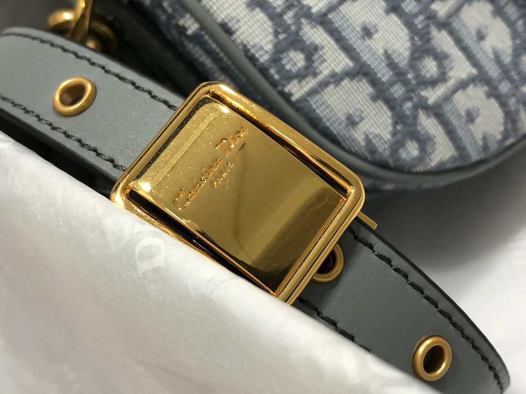 Handbag Dior M9317 size 18*14*5 - vstockx