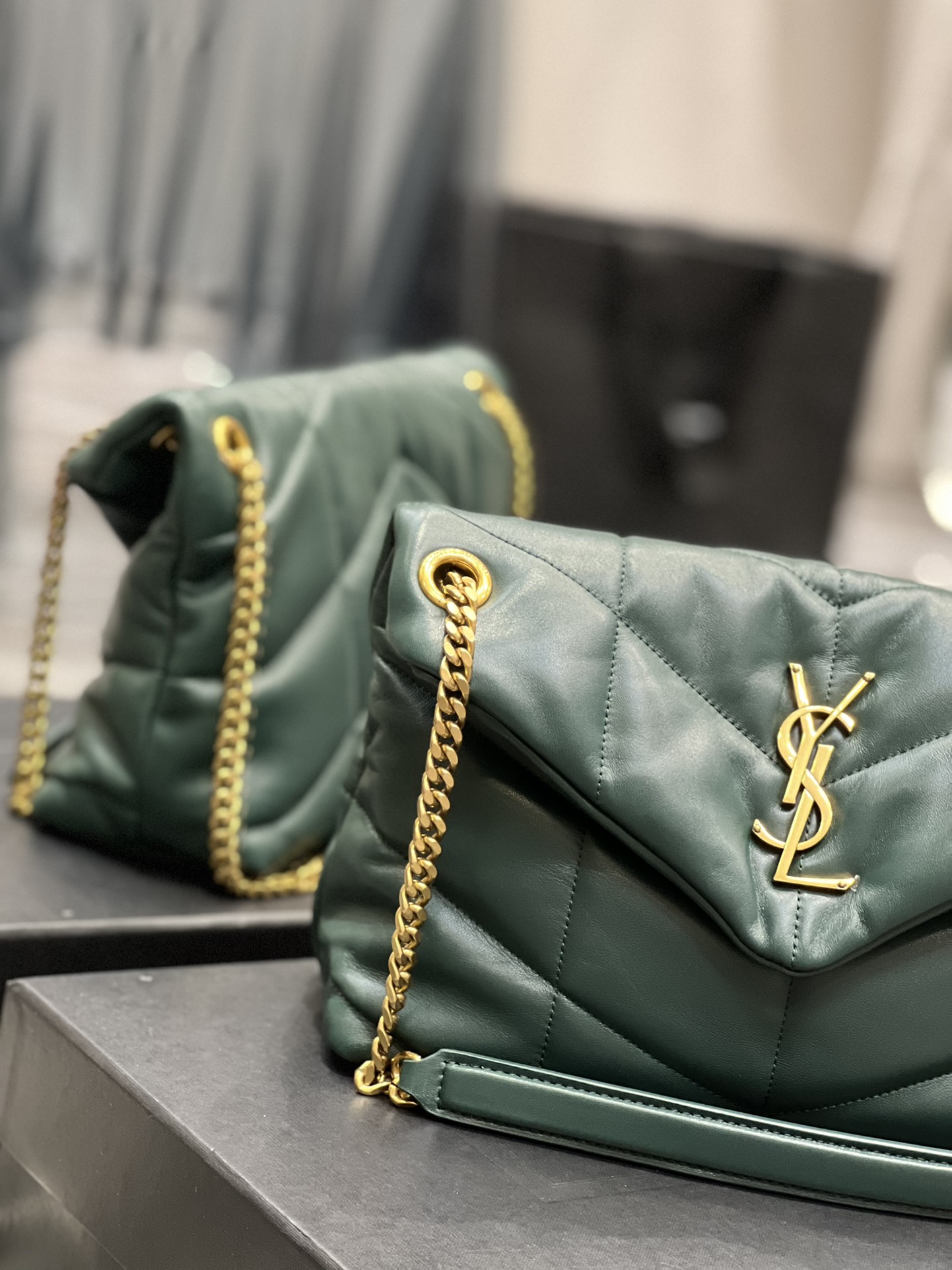 Handbags SAINT LAURENT 577476 size 29x17x11 cm - vstockx
