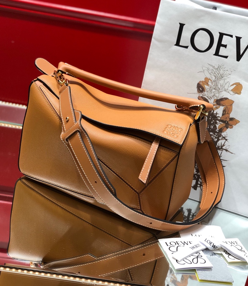 Handbags LOEWE Ykk size:29x18x12 cm - vstockx