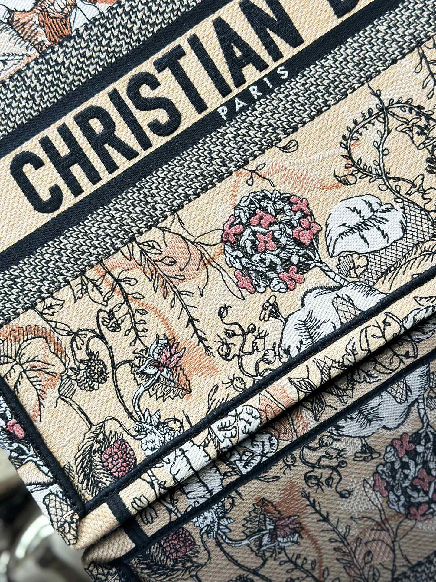 Handbag Dior M1286 size 36 x 27.5 x 16.5 cm - vstockx