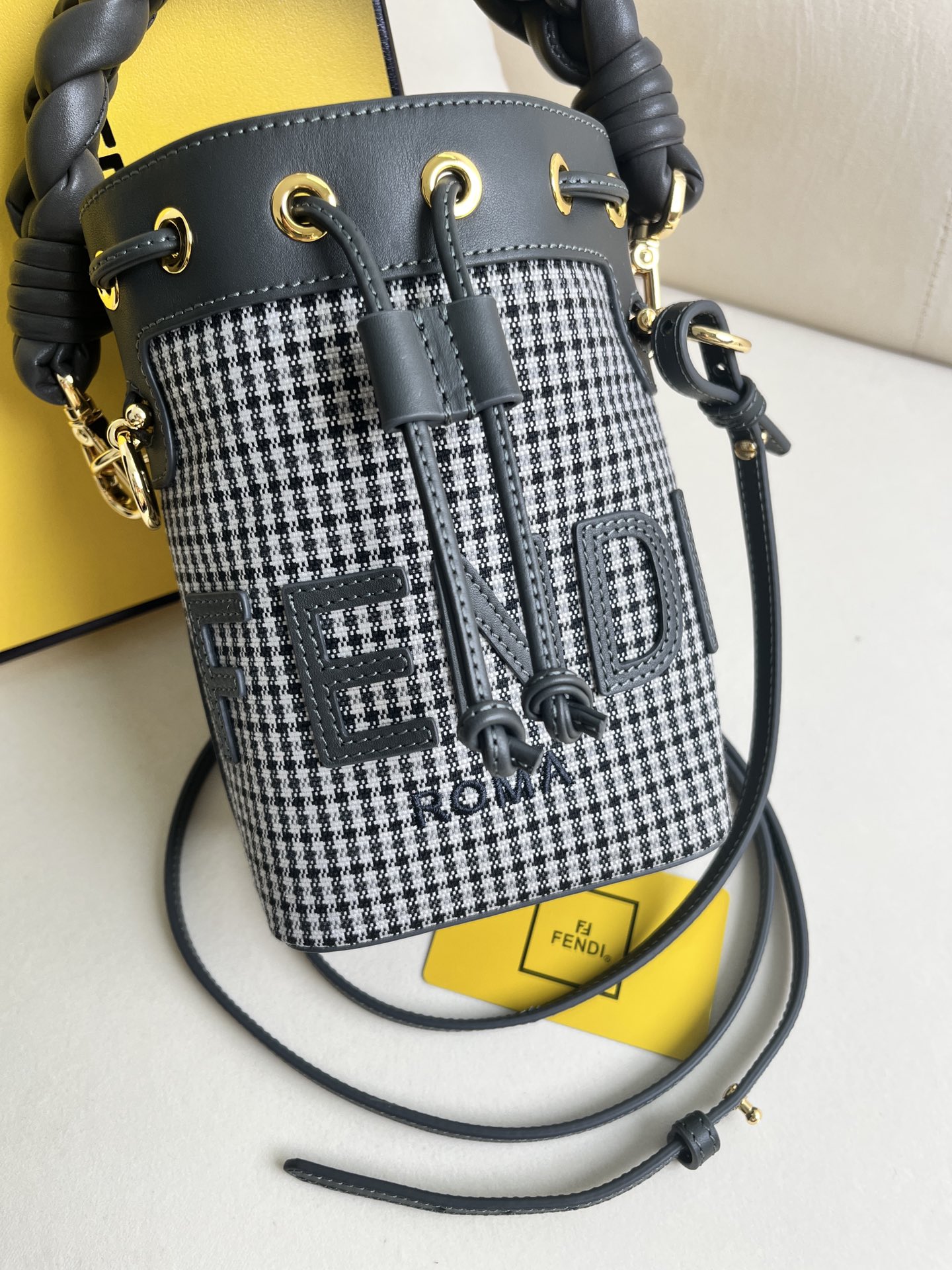 handbags FENDI 038 size:12*18*10cm - vstockx