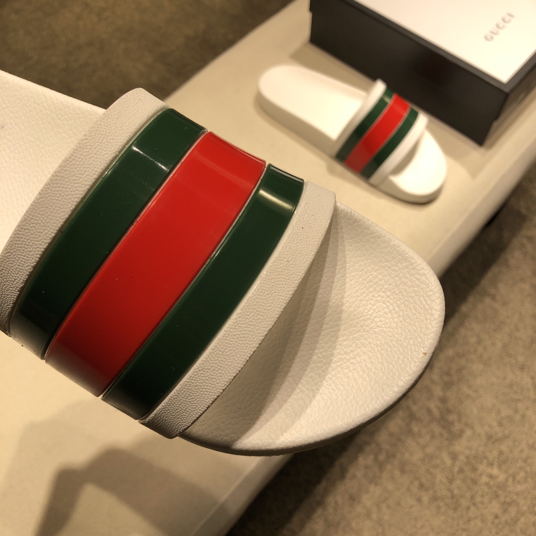 Gucci Slippers 33 - vstockx