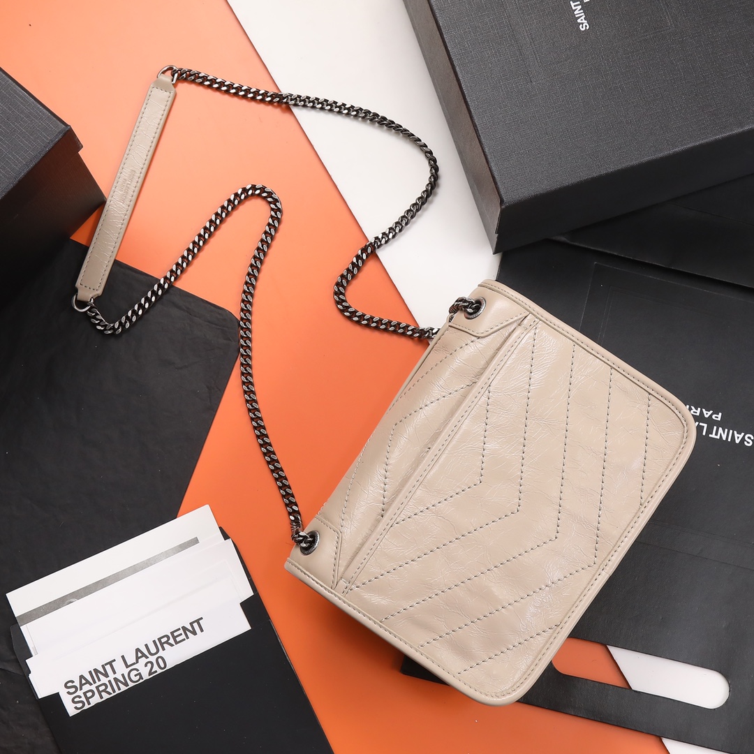 Handbags SAINT LAURENT 533037 size 22x16.5x12 cm - vstockx