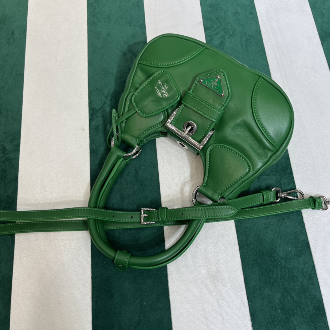 Handbags Prada PRADA PASSAVELA 1BA381 size:23x16x9 cm - vstockx