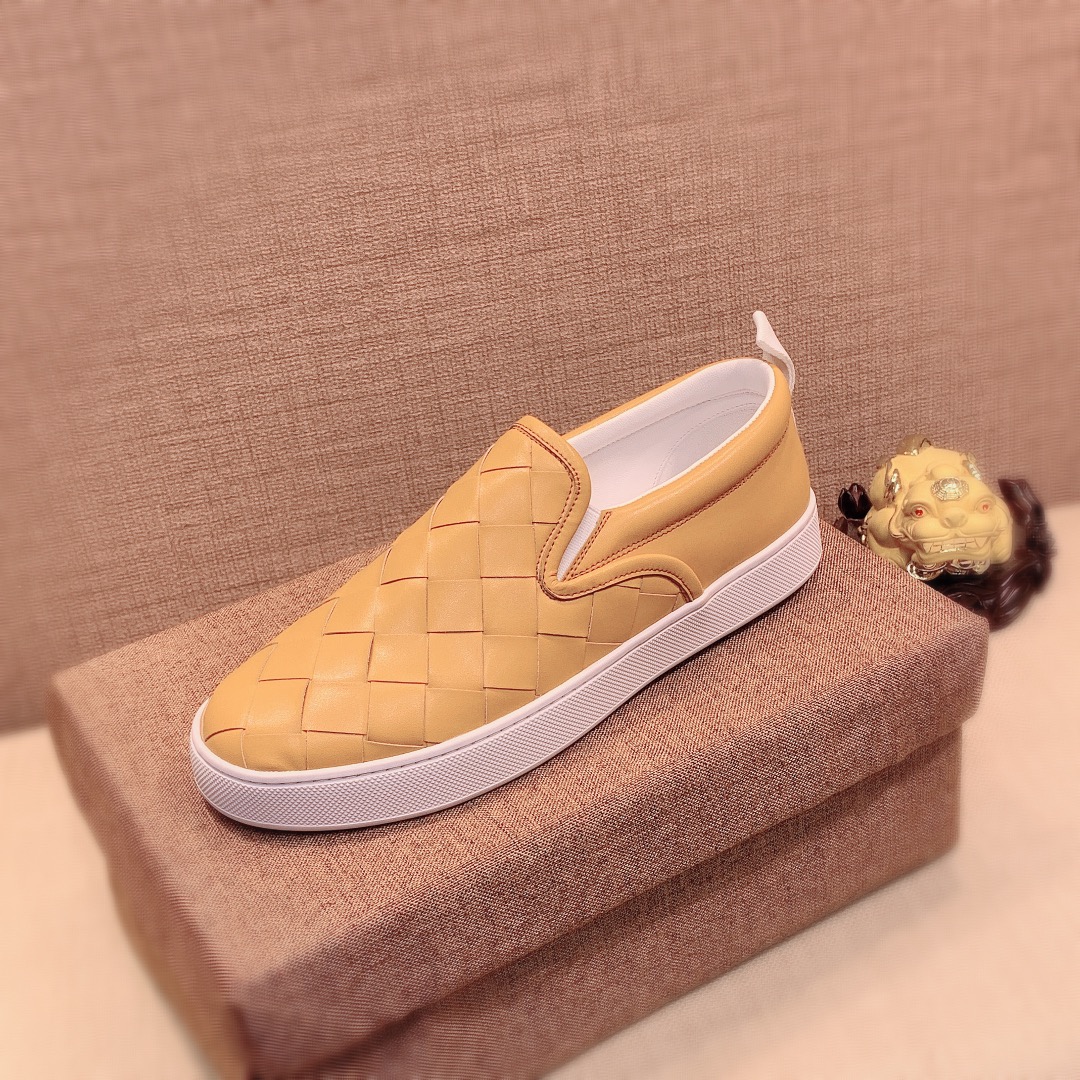 Bottega Veneta Intrecciato Leather Loafers 3 - vstockx