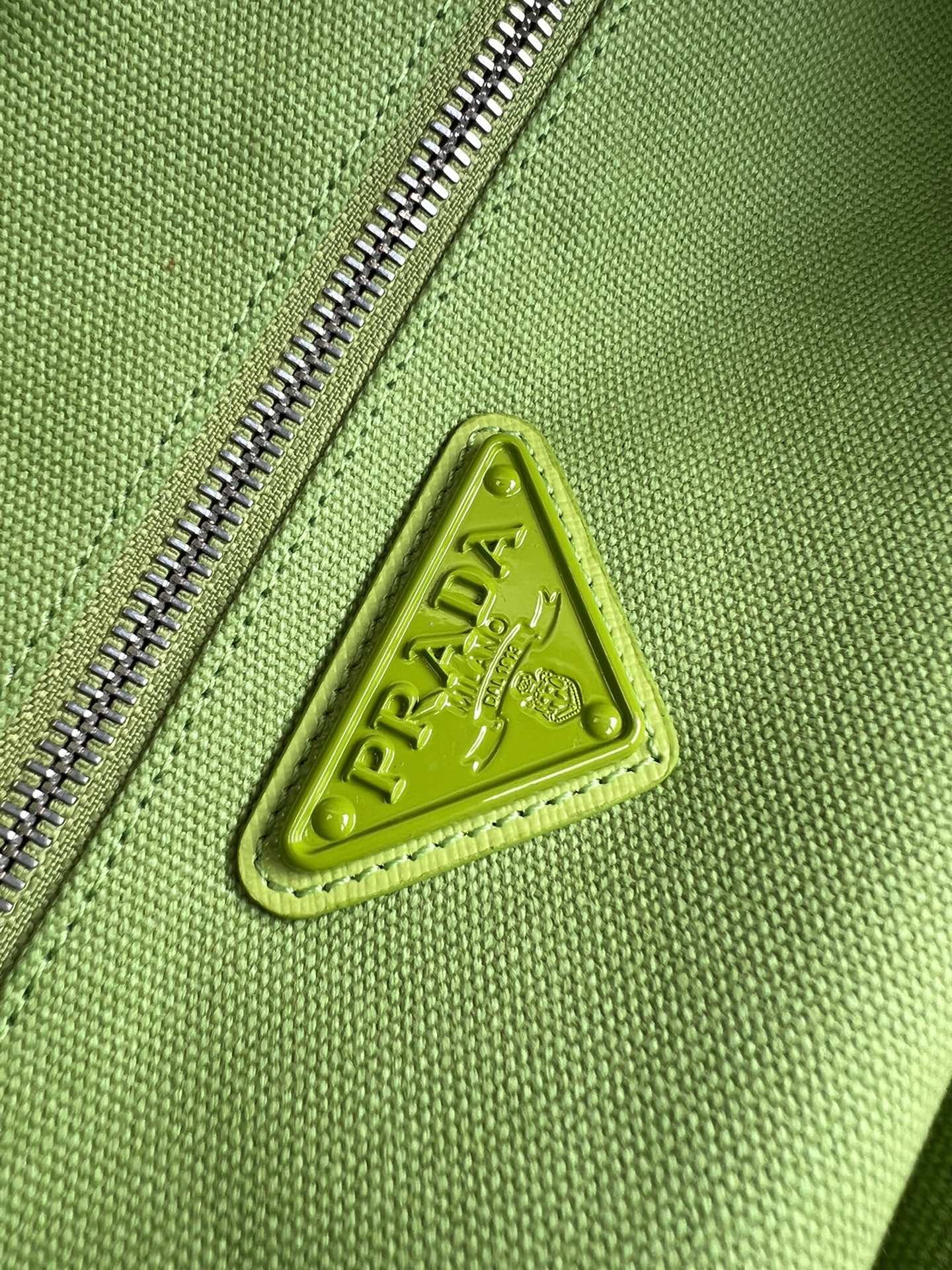 handbags prada 2VY007 size:60*22.5*28 - vstockx