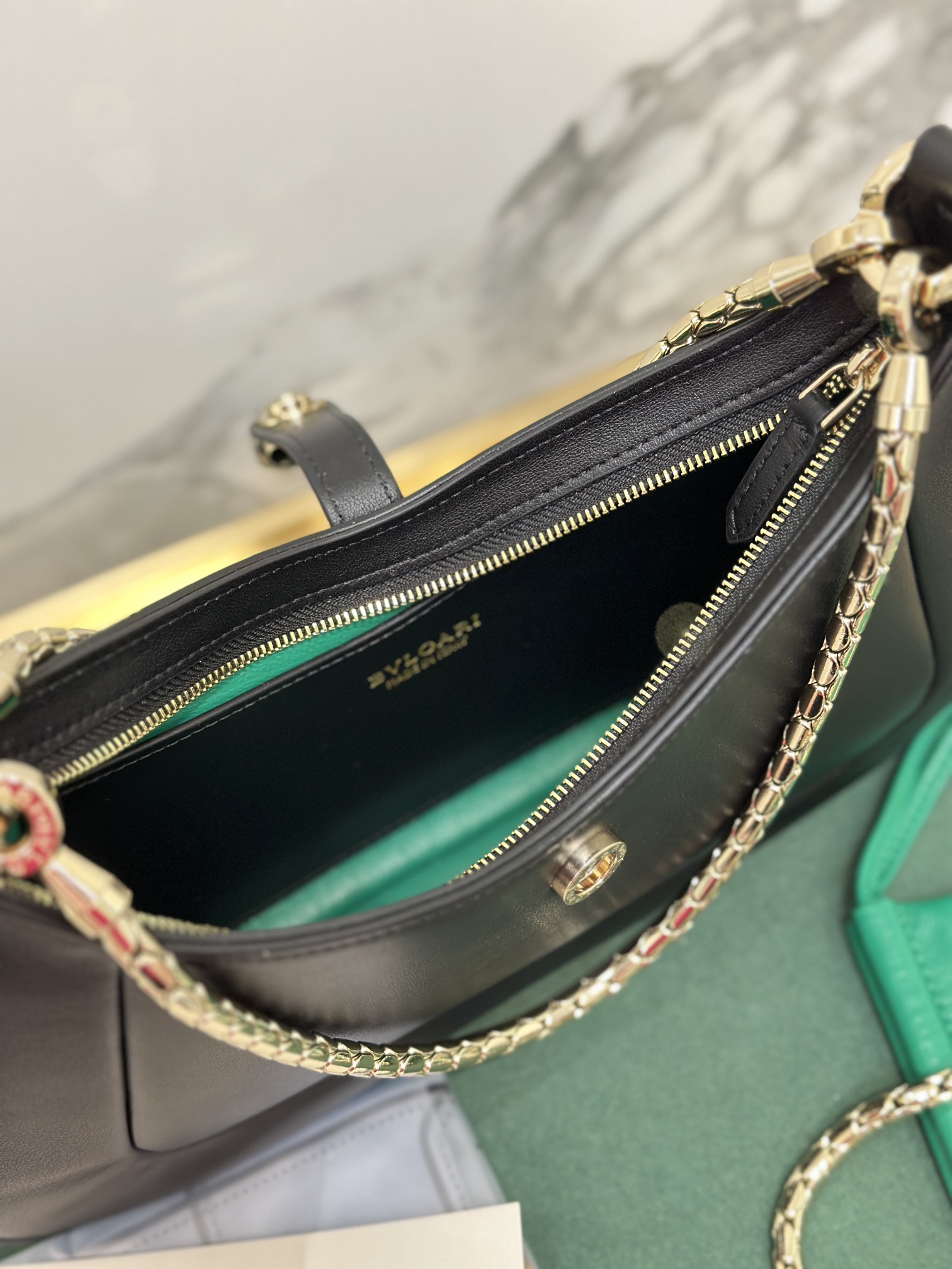 Handbags Bvlgari 293208 size:27.5*18*3.5 cm - vstockx