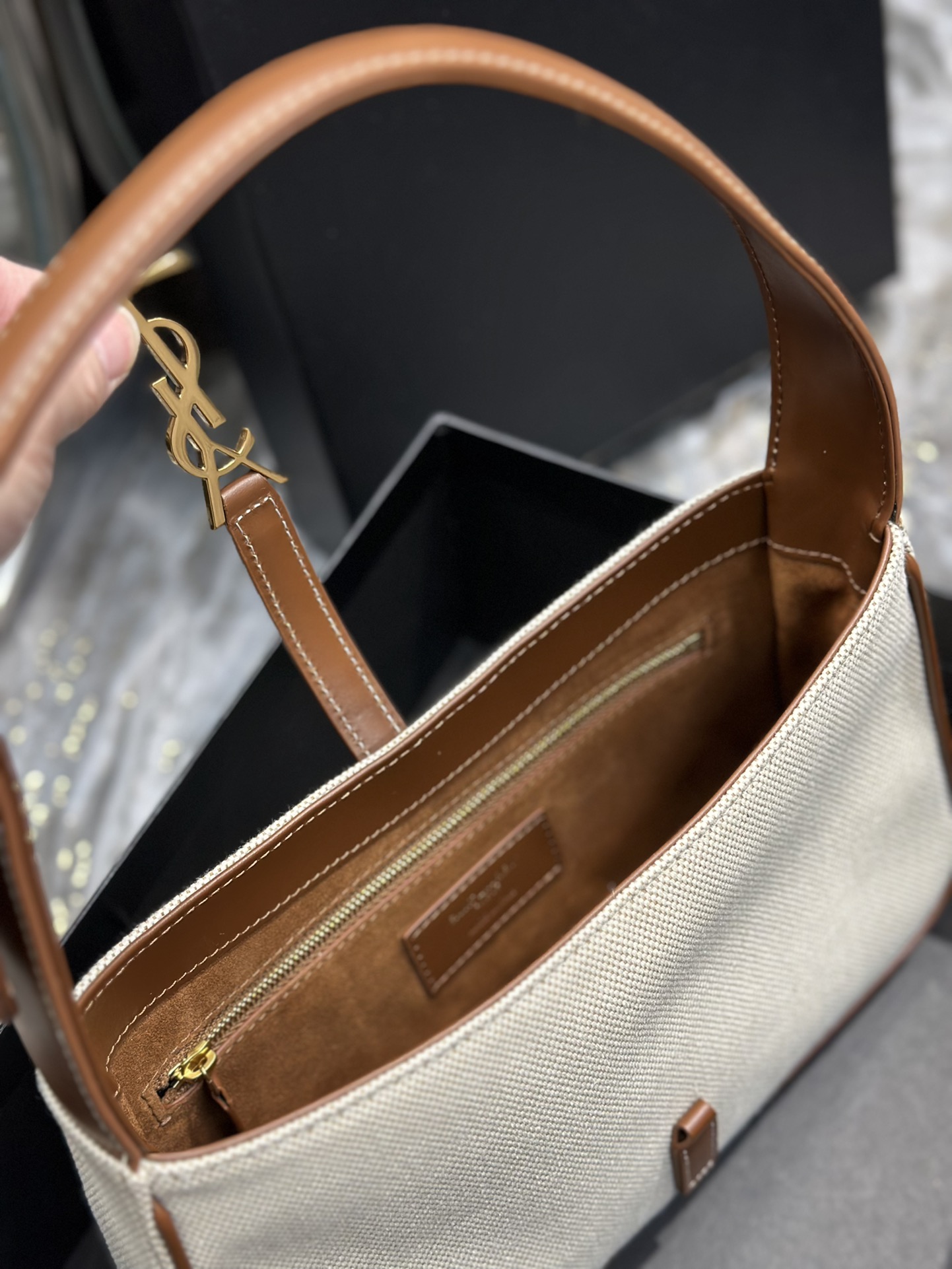 Handbags SAINT LAURENT 657228 size 25X14X6 cm - vstockx