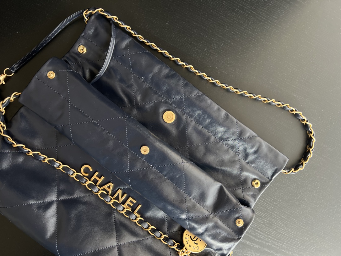 Handbag Chanel size 35cmx37cmx7 cm - vstockx