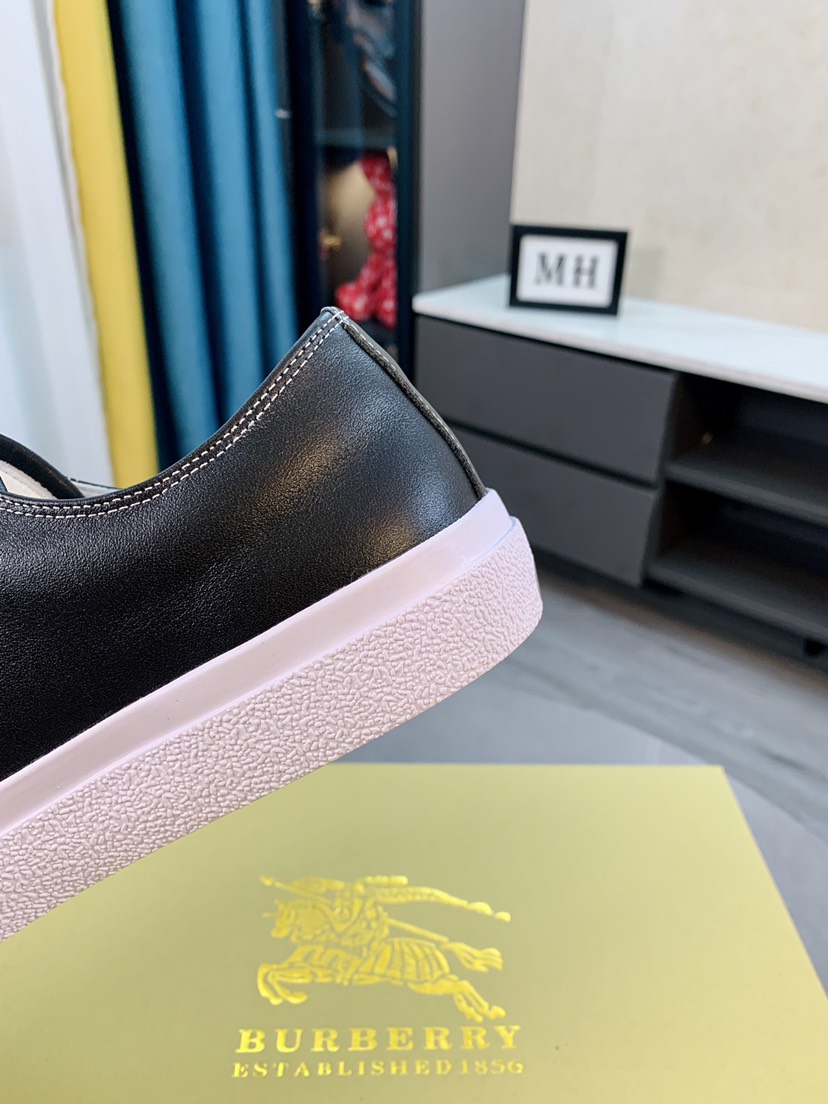 Burberry Perforated Check Sneaker 30 - vstockx