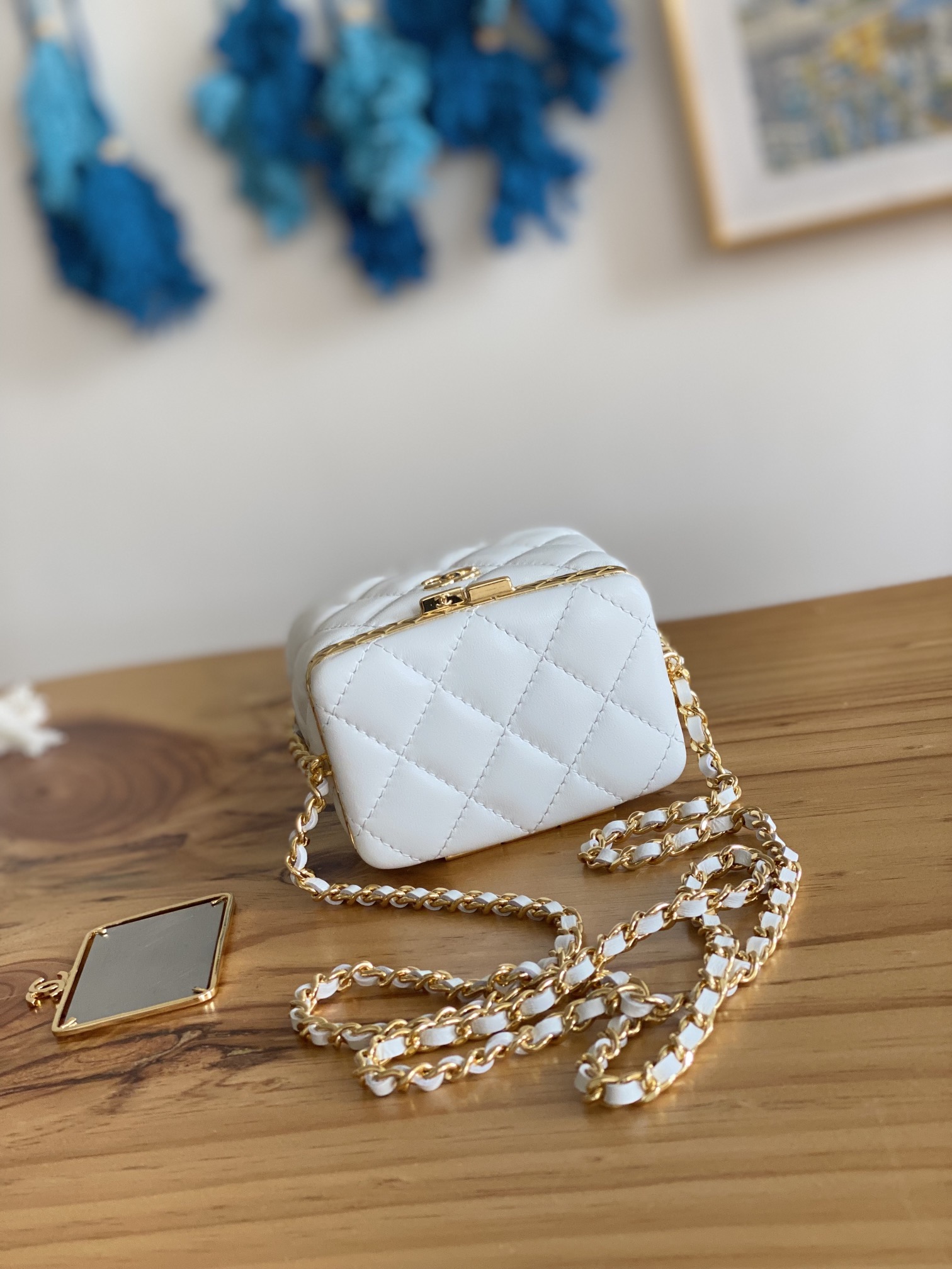 Handbag Chanel AP2717 size 9.5  11  8 cm - vstockx