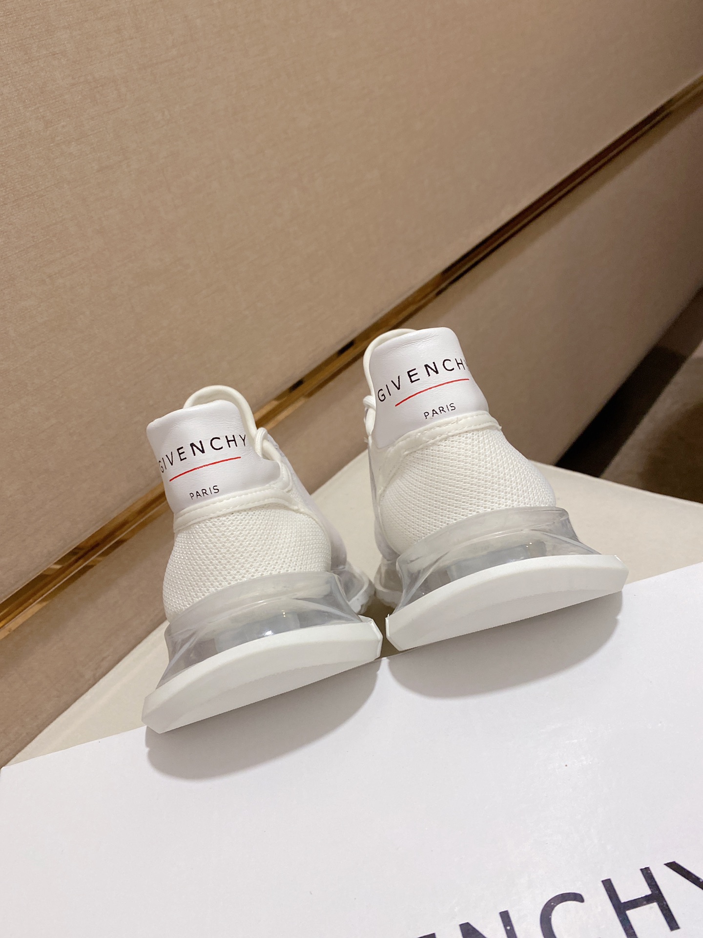Givenchy Spectre Zip Sneakers 7 - vstockx