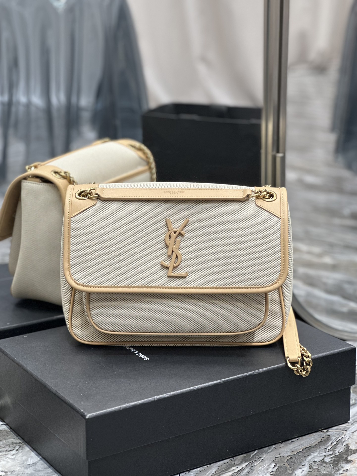 Handbags SAINT LAURENT 498894 size 28  20.5  8.5 cm - vstockx