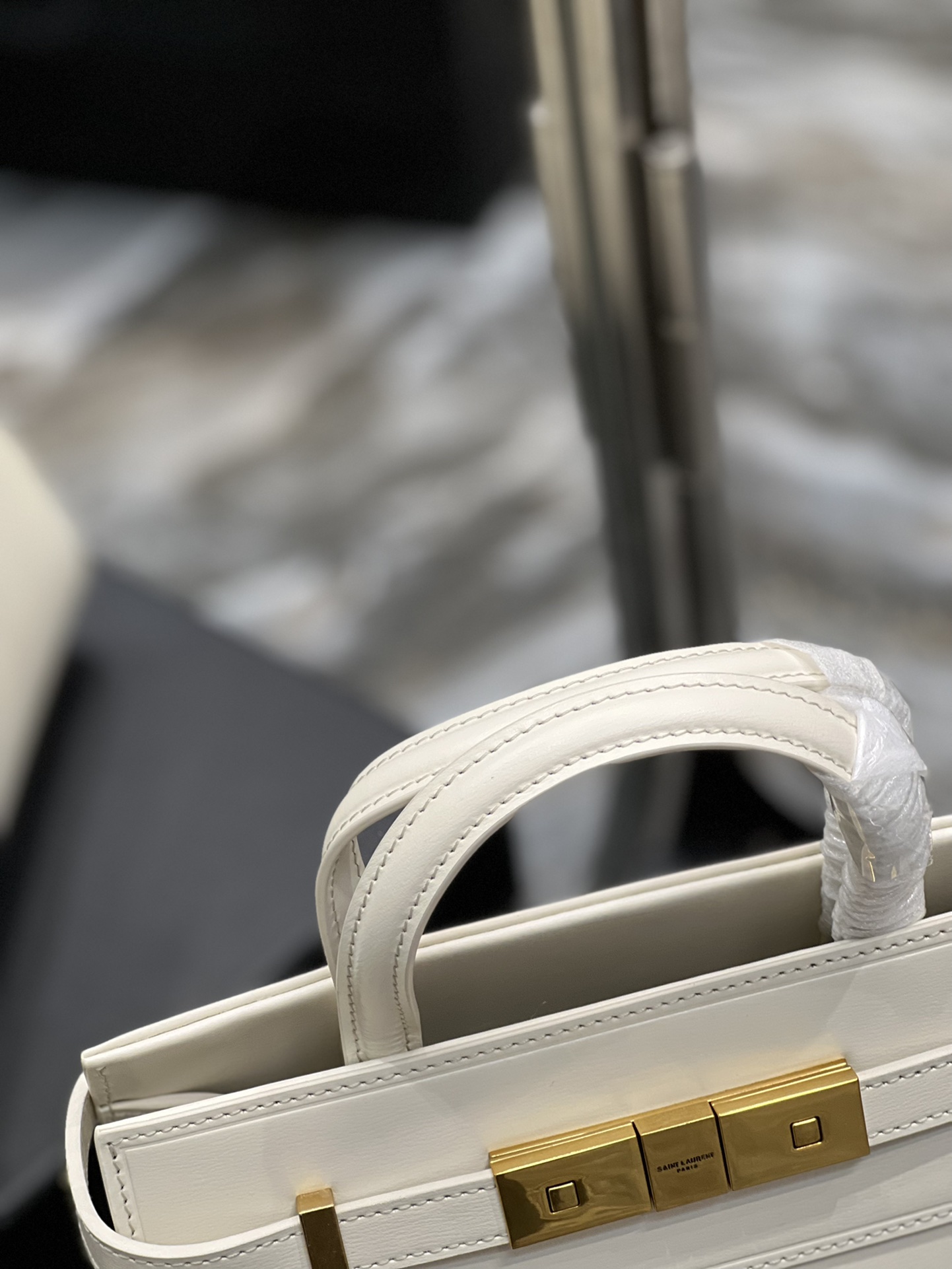 Handbags SAINT LAURENT 593741 size 21x16x9 cm - vstockx