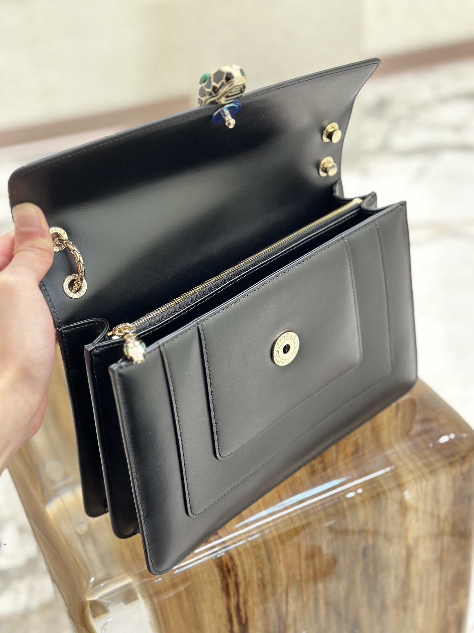 Handbags Bvlgari 35362 size:28*19*8 cm - vstockx