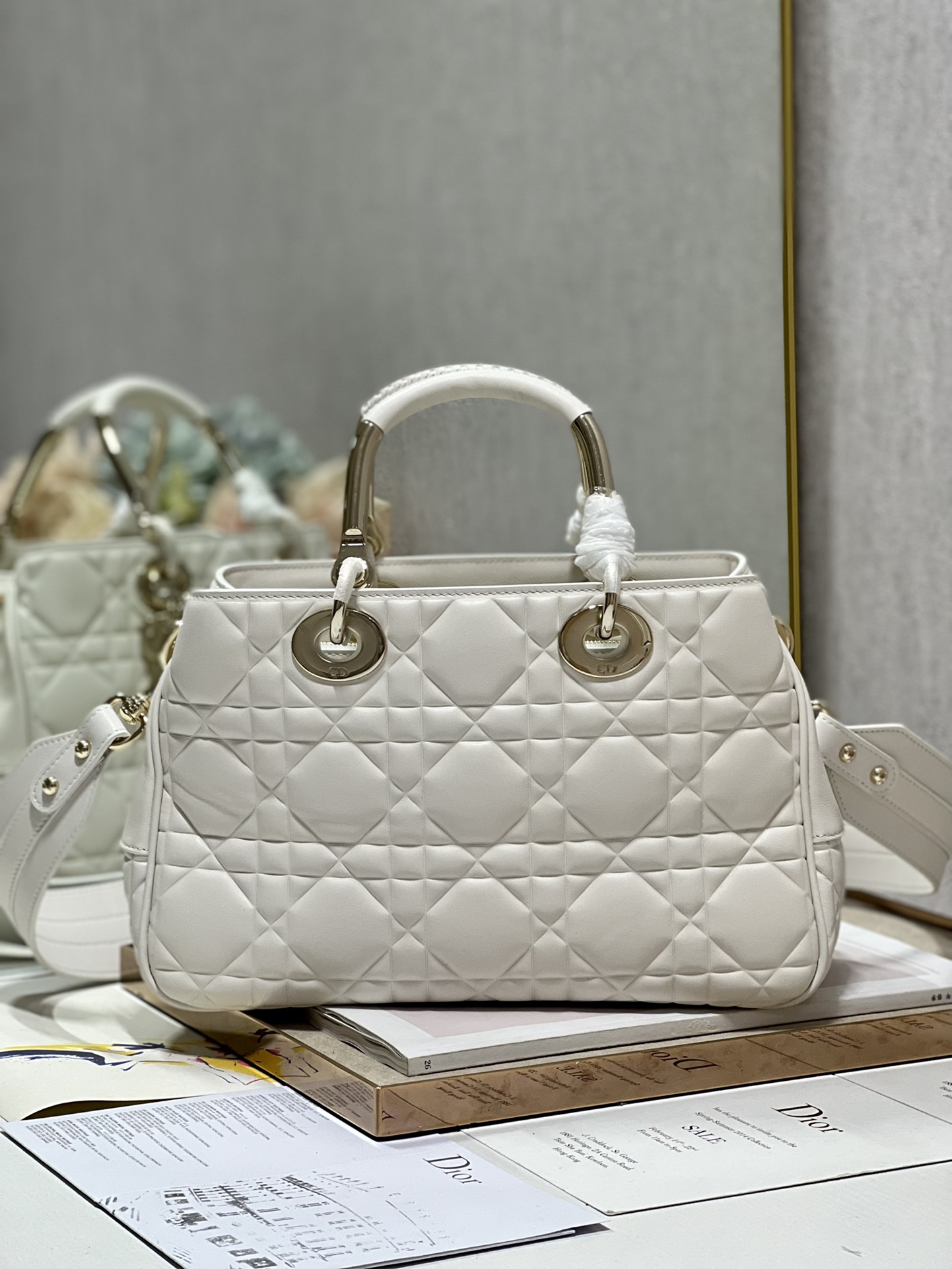 Handbag Dior 1202 size 31  31  11 cm - vstockx