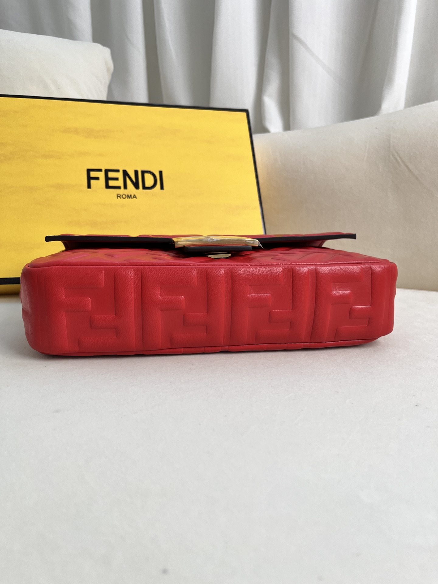 handbags FENDI 211 size:27*15*6cm - vstockx