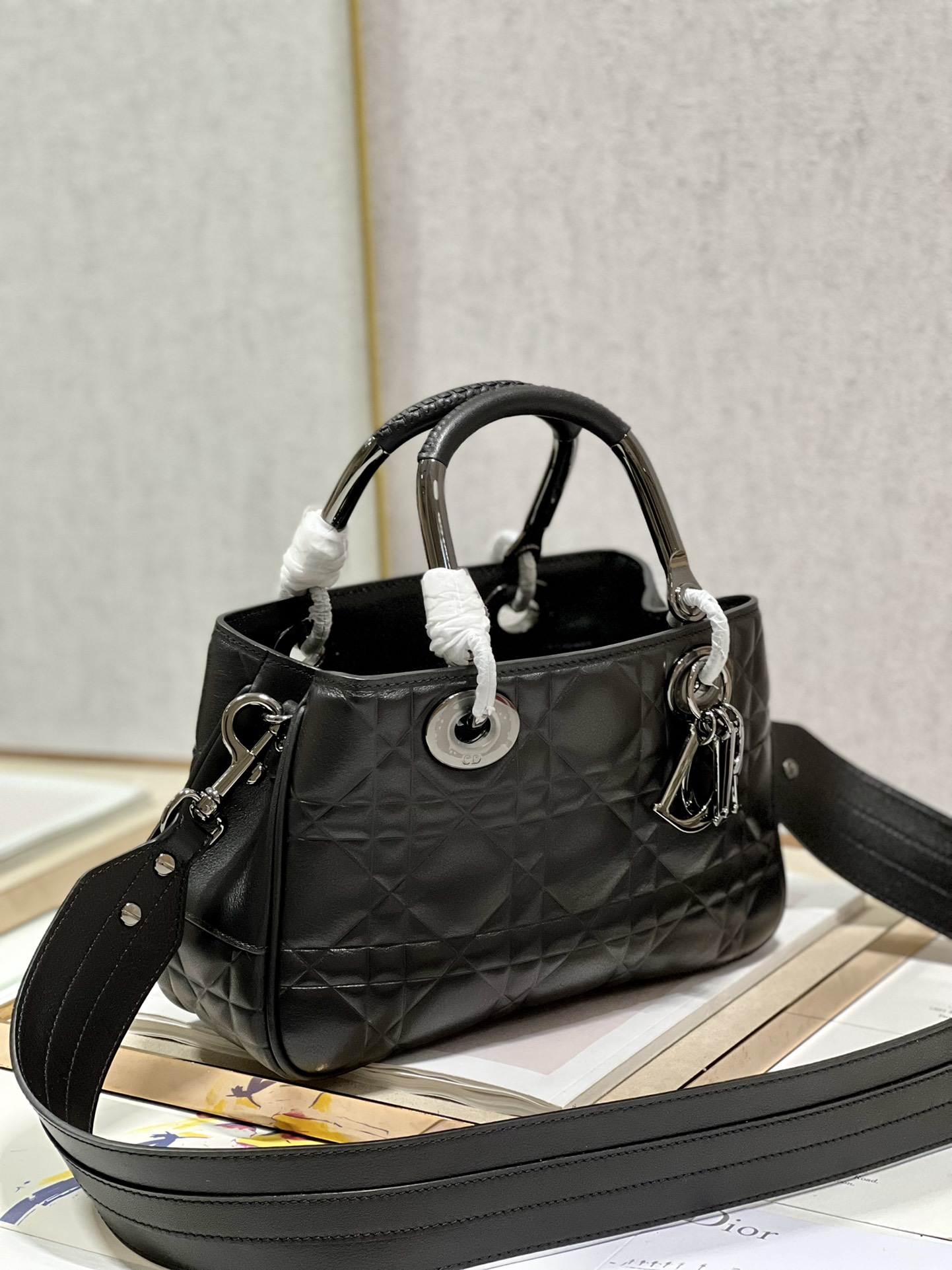 Handbag Dior 1202 size 28  28  9.5 cm - vstockx