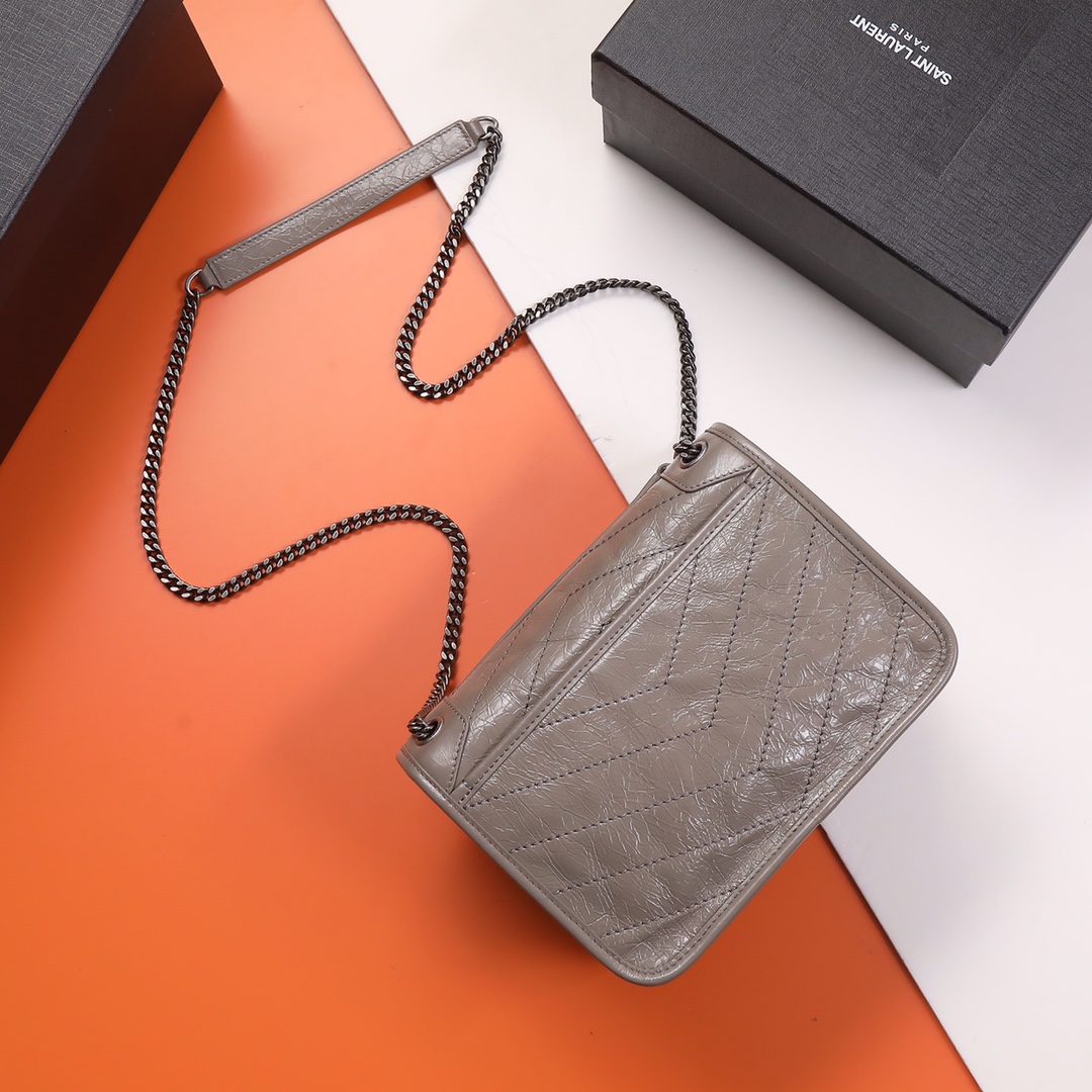 Handbags SAINT LAURENT 533037 size 22x16.5x12 cm - vstockx